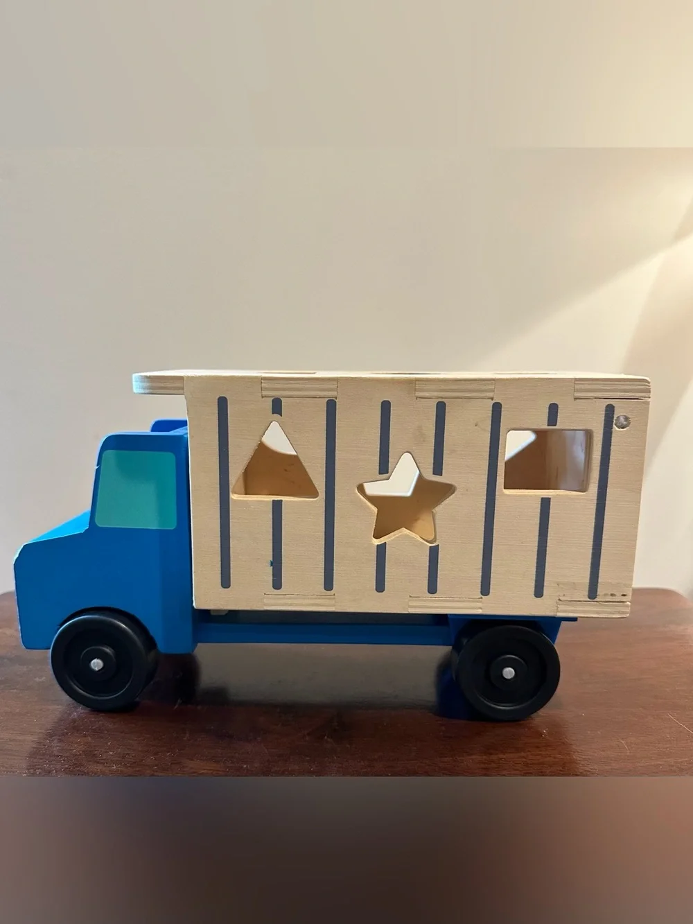Melissa & Doug • wooden dump truck with reptiles instead of shapes • toy • kids